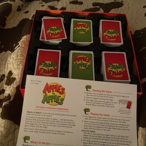 Mattel Apples to Apples Party Box The Game of Crazy Combinations Card Game - Picture 2 of 2